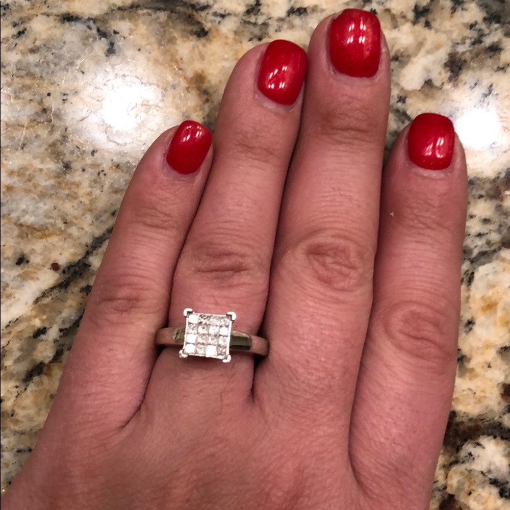 Amazingly sparkly diamond princess cut ring